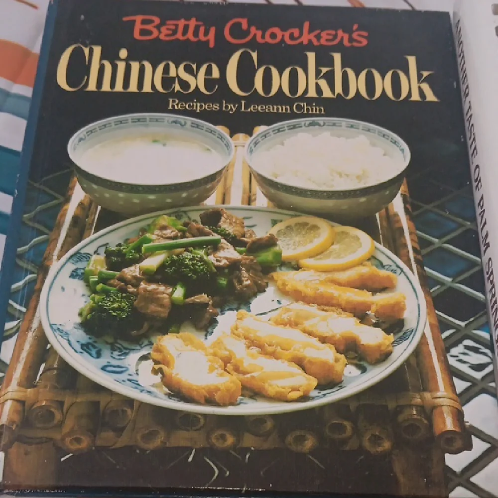 Assorted Cookbook Collection - Picture 2 of 14